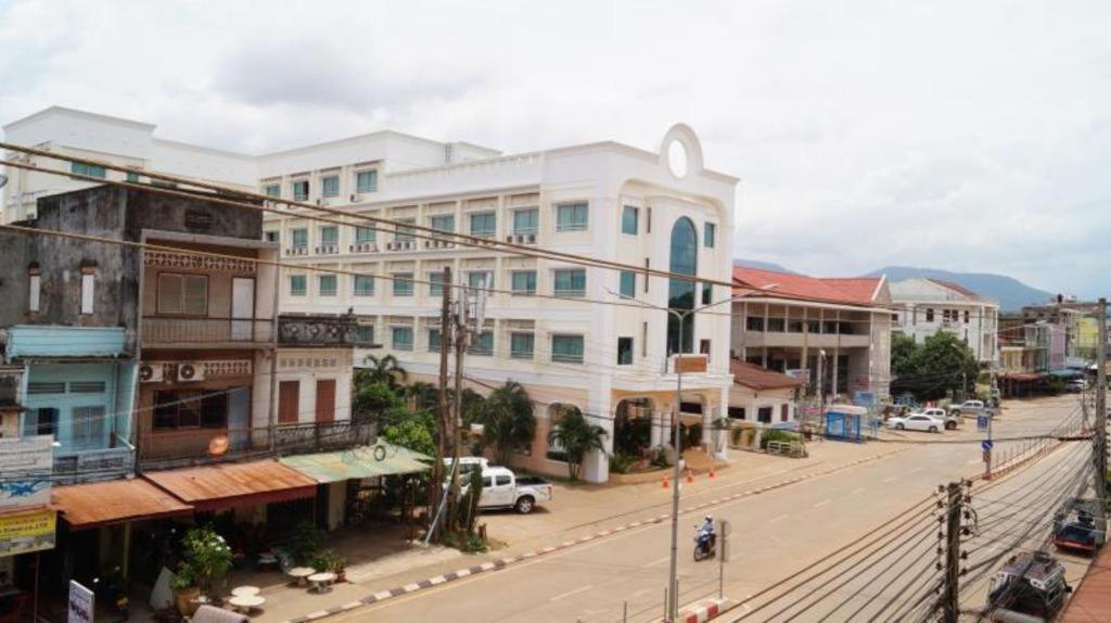 Lankham Hotel Pakse Exteriér fotografie
